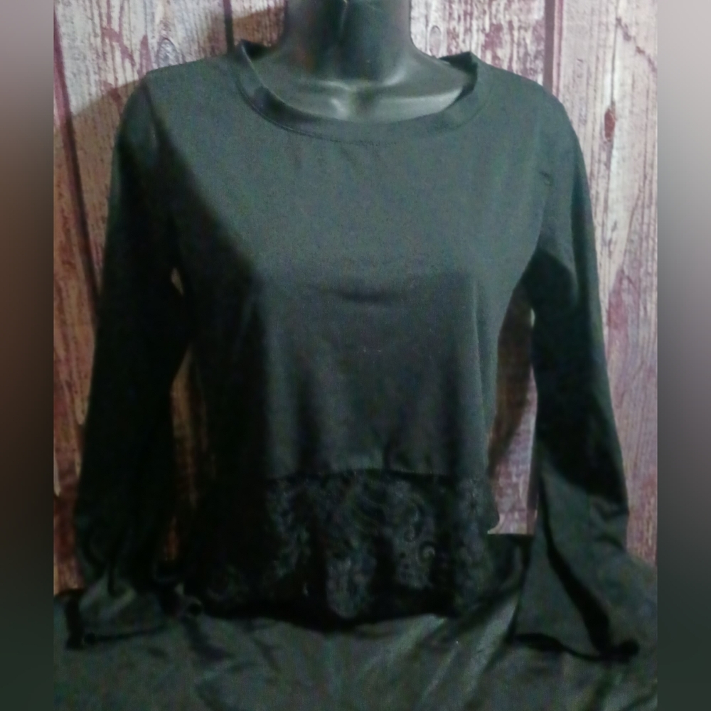 South Store black top with lace hem